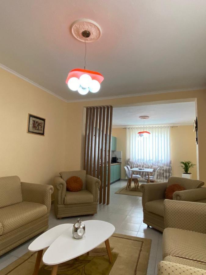 Guest House Tiranë Ngoại thất bức ảnh